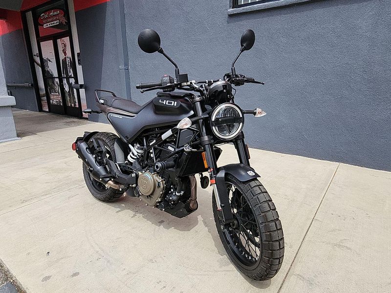 Used 2023 Husqvarna SVARTPILEN 401 Image 11