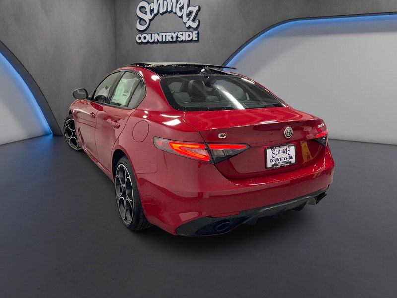New 2025 Alfa Romeo Giulia AwdImage 10