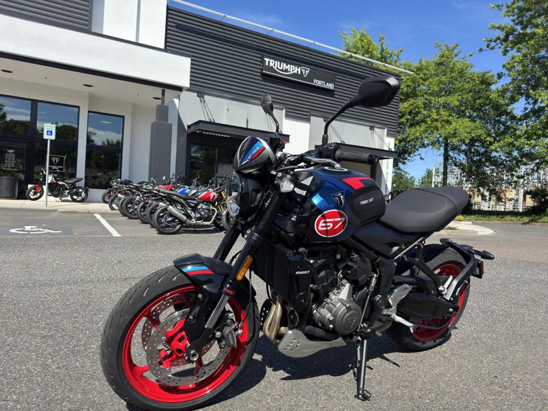 2026 Triumph Trident 660 Triple Tribute - SAPPHIRE BLACK - COBALT BLUE  