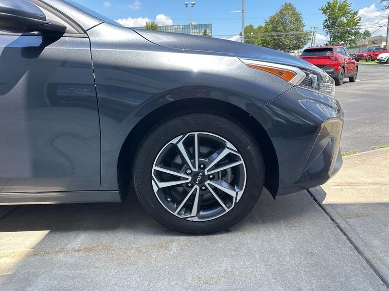 Used 2022 Kia Forte LXSImage 12