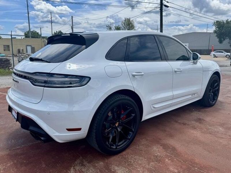 2022 Porsche Macan GTSImage 5