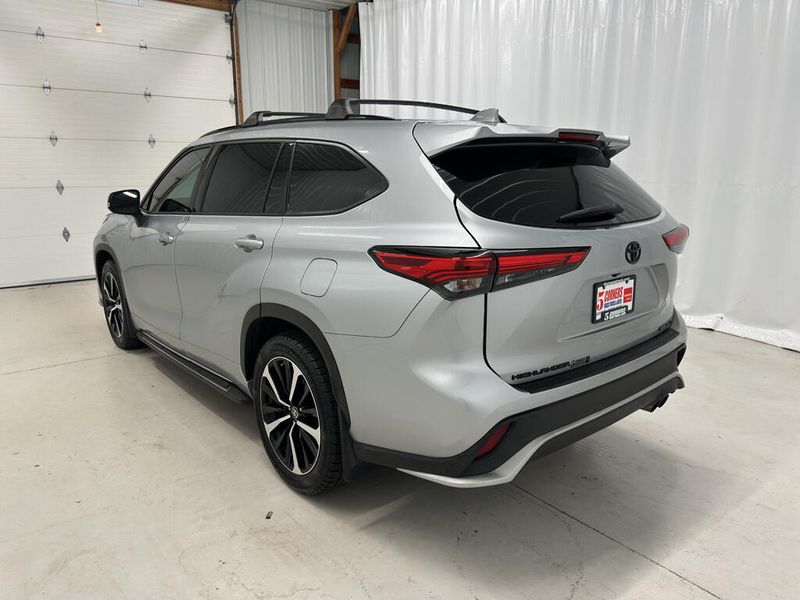 2021 Toyota Highlander XSE photo 8