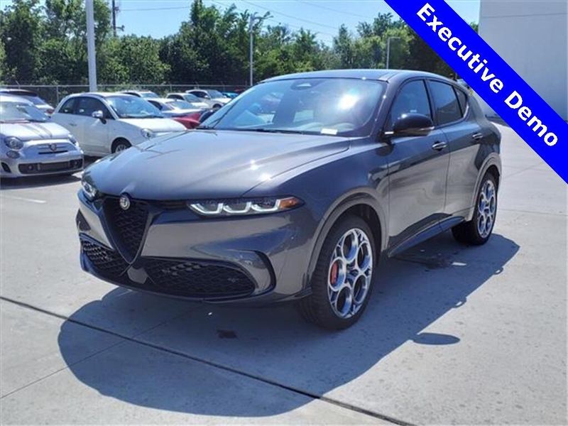 2024 Alfa Romeo Tonale Veloce Eawd in a Grigio (Gray) Ascari Metallic exterior color and Blackinterior. Northside Alfa Romeo of Houston 281-475-4549 alfaromeousaofnorthhouston.com 