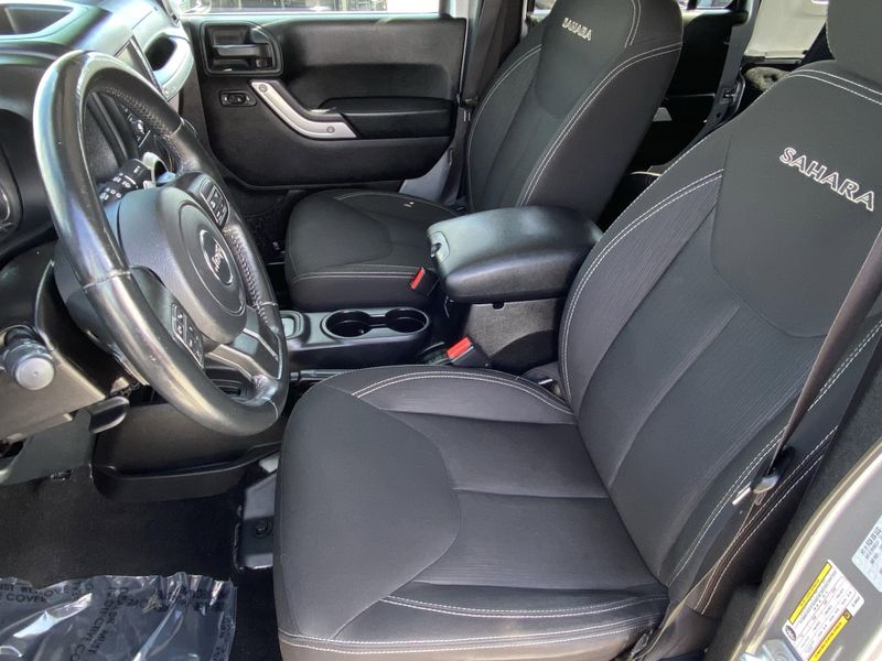 Used 2016 Jeep Wrangler Unlimited SaharaImage 16