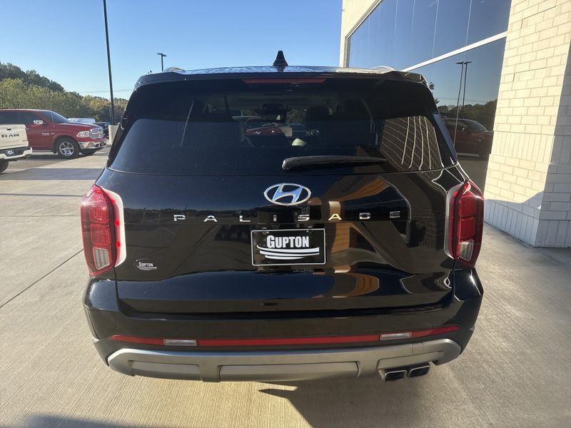 Used 2023 Hyundai Palisade LimitedImage 4