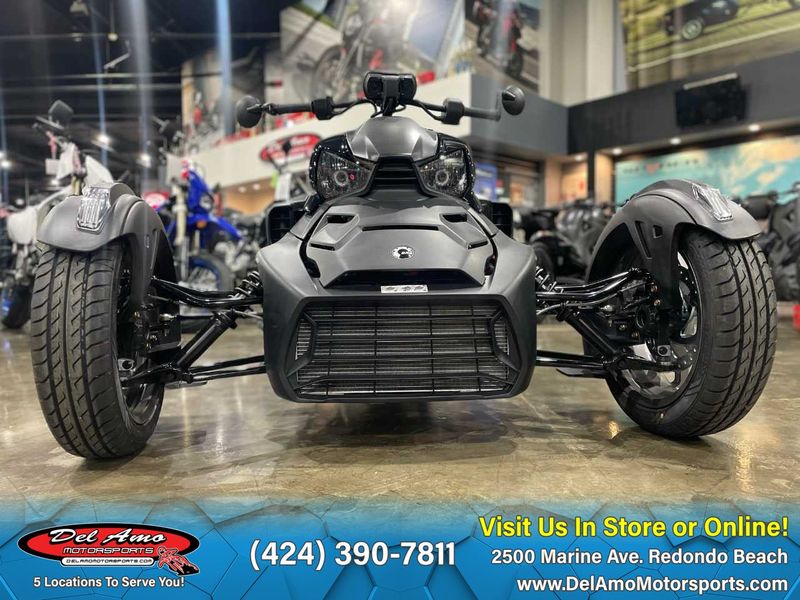 2023 Can-Am F1PC  in a CLASSIC, EPIC OR EXCLUSIVE PANEL COLOR OPTIONS exterior color. Del Amo Motorsports of Redondo Beach (424) 304-1660 delamomotorsports.com 