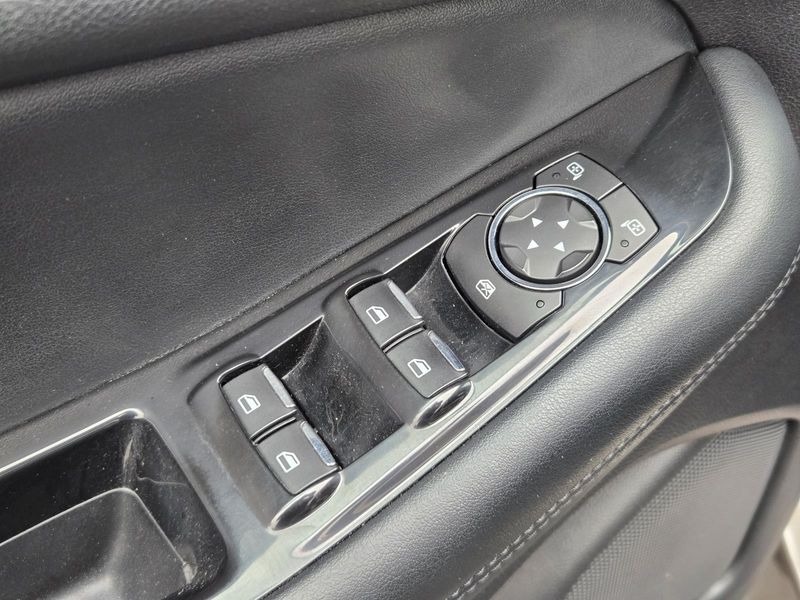 Used 2019 Ford Edge SEL FWD