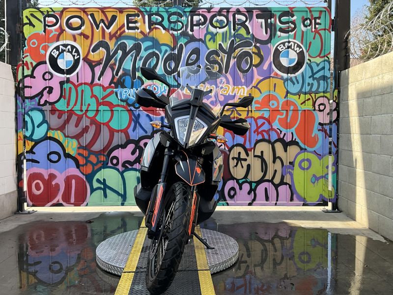 2022 KTM Adventure 890 Image 1