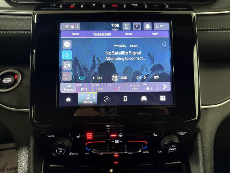 New 2025 Jeep Grand Cherokee L Altitude 4x4Image 29