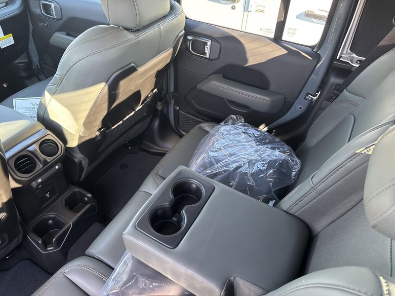 New 2026 Jeep Gladiator Mojave X 4x4Image 18