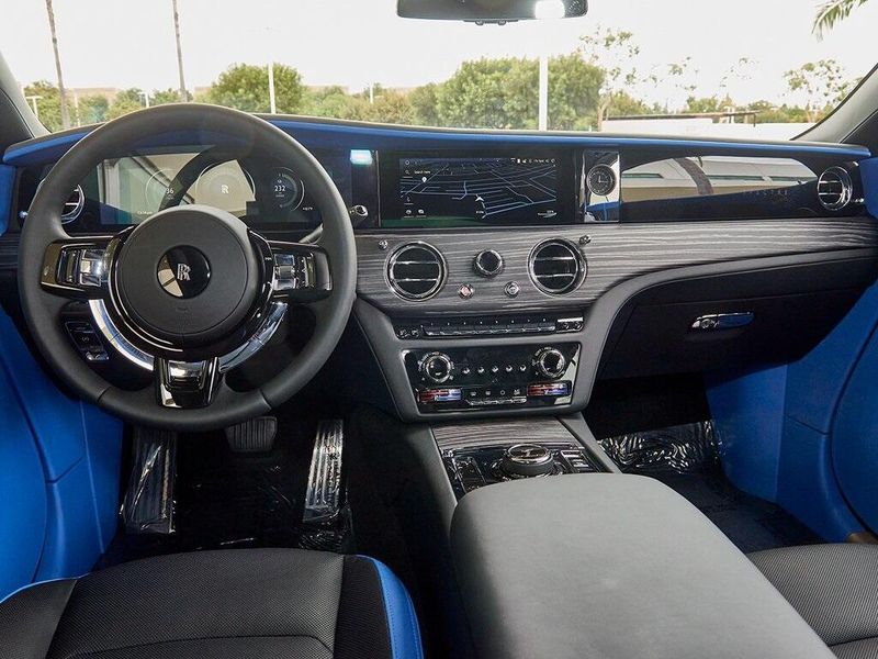 2025 Rolls-Royce Spectre Image 4