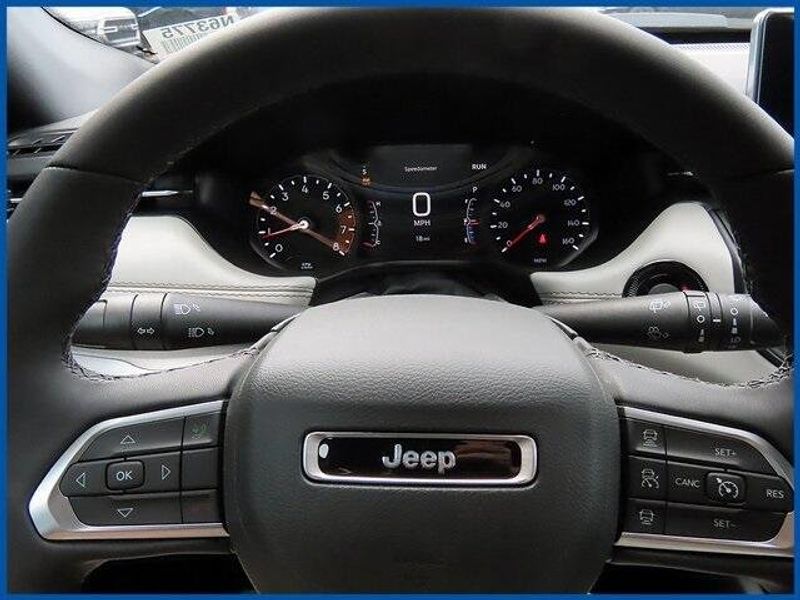 2025 Jeep Compass LimitedImage 14