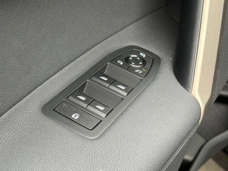 Used 2023 BMW iX xDrive50Image 19