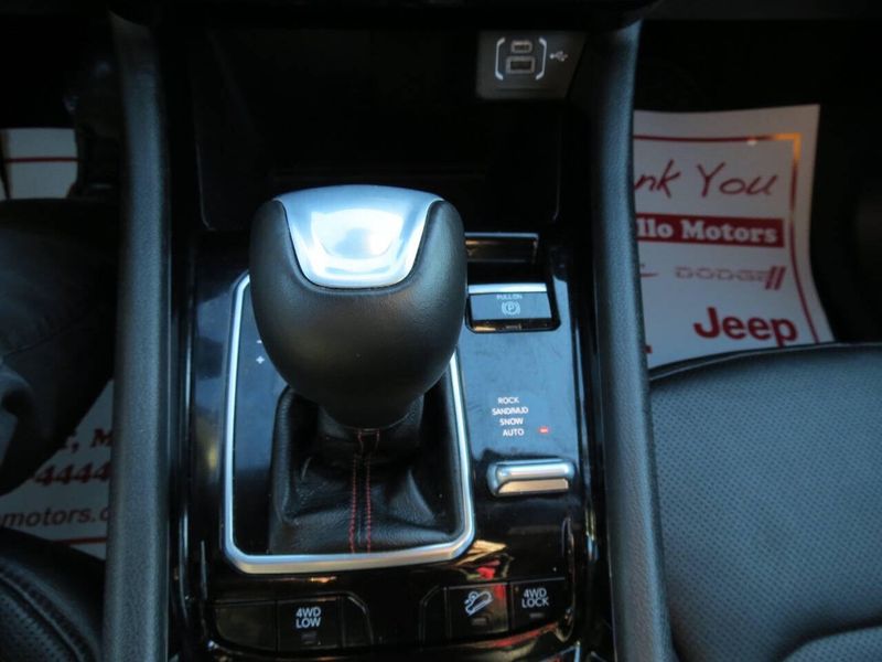 Used 2025 Jeep Compass Trailhawk 4x4 4dr SUVImage 24