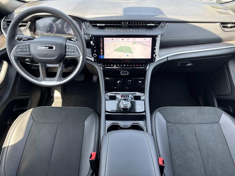 New 2026 Jeep Grand Cherokee L Laredo Altitude 4x2
