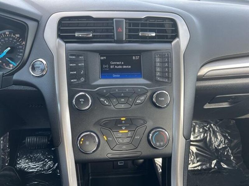 2019 Ford Fusion SImage 22