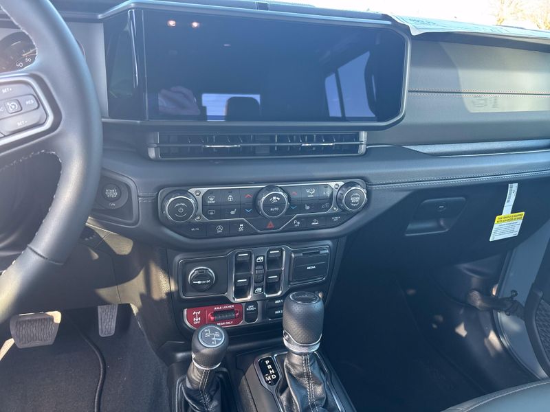 New 2026 Jeep Gladiator Mojave X 4x4Image 29
