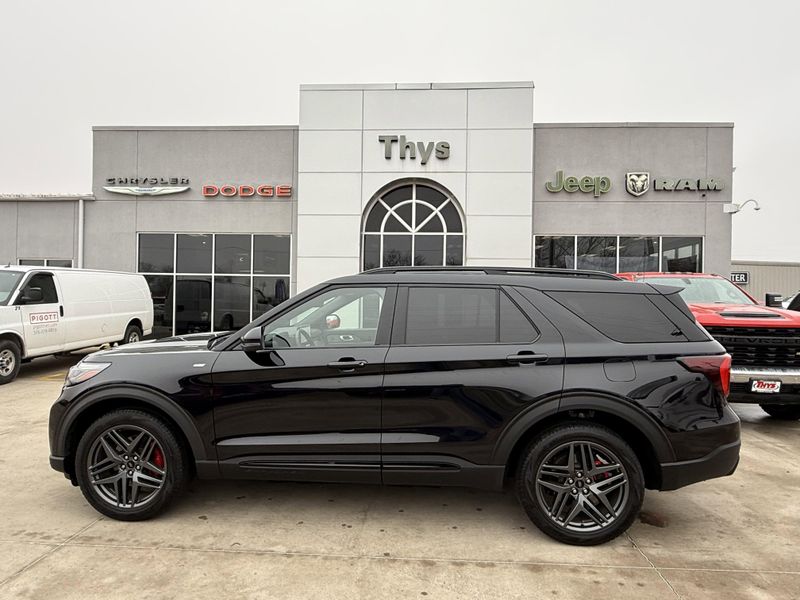 Used 2025 Ford Explorer ST-LineImage 35