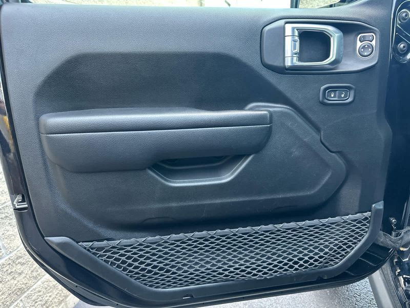 2021 Jeep Gladiator Willys photo 12