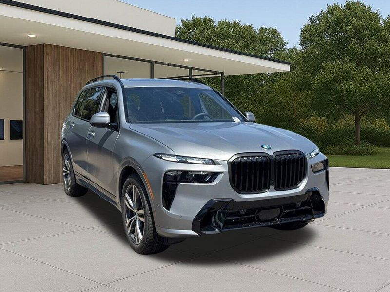 New 2027 BMW X7 xDrive40iImage 5