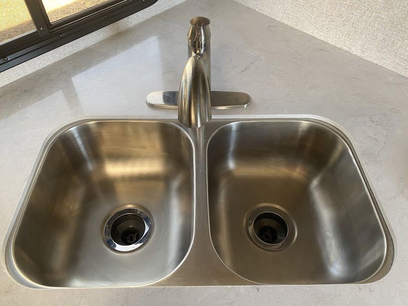 New 2025 DESERT FOX 27FS Image 16