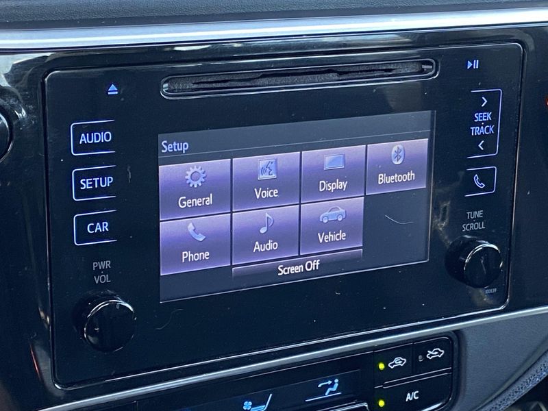 Used 2018 Toyota Corolla SEImage 18