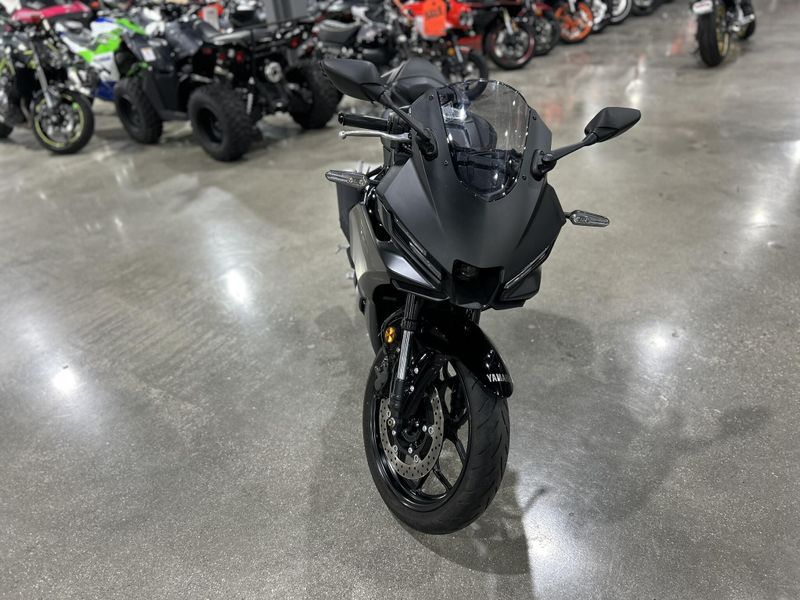 Used 2025 Yamaha YZF-R3 ABS Image 18