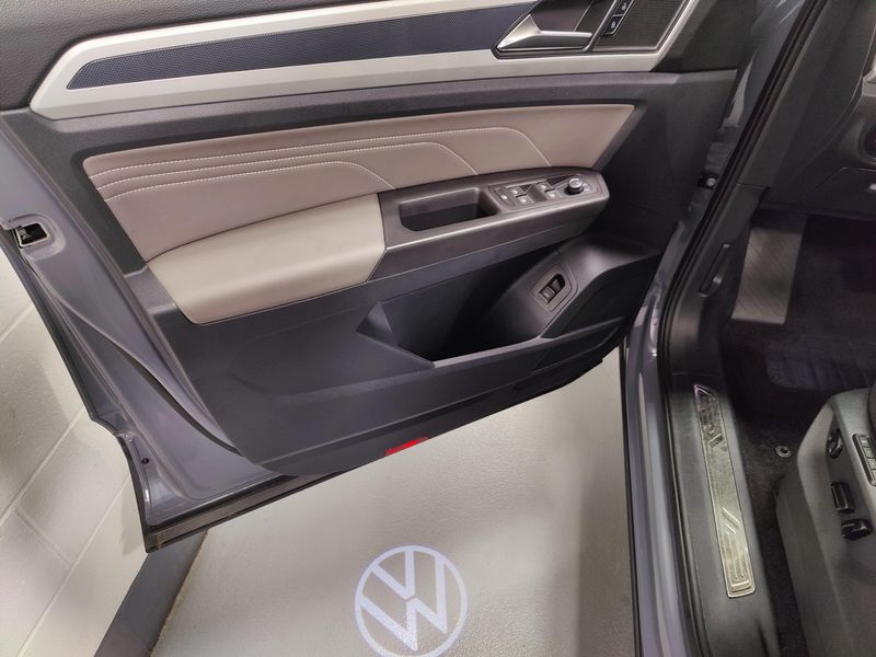 Used 2022 Volkswagen Atlas Cross Sport SEL AWD w/Sunroof/NavImage 29