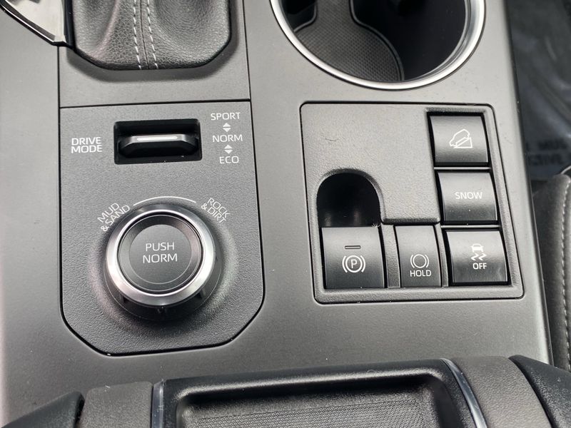 Used 2023 Toyota Highlander XSEImage 26