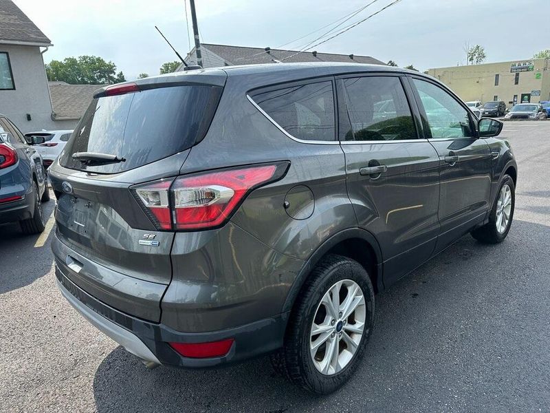 2017 Ford Escape SEImage 11