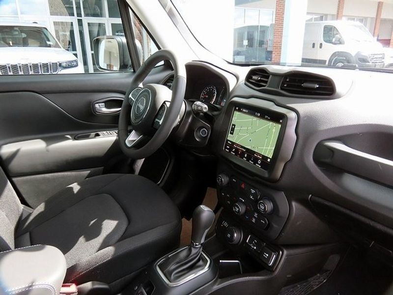2023 Jeep Renegade LatitudeImage 8