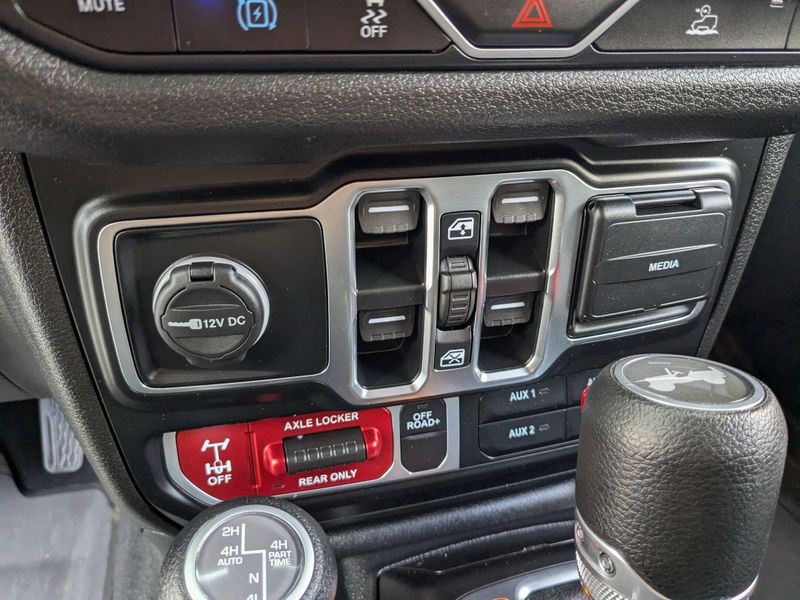 2025 Jeep Wrangler 4xe Willys photo 11