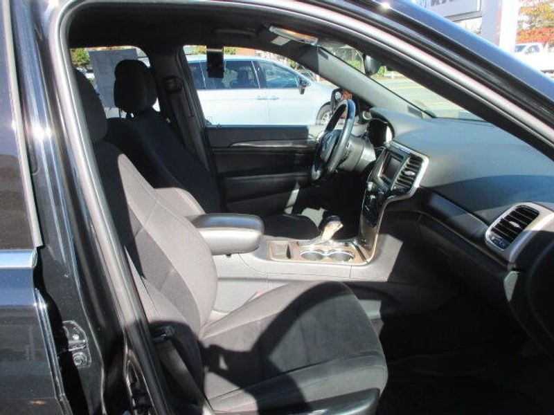 Used 2017 Jeep Grand Cherokee LaredoImage 24