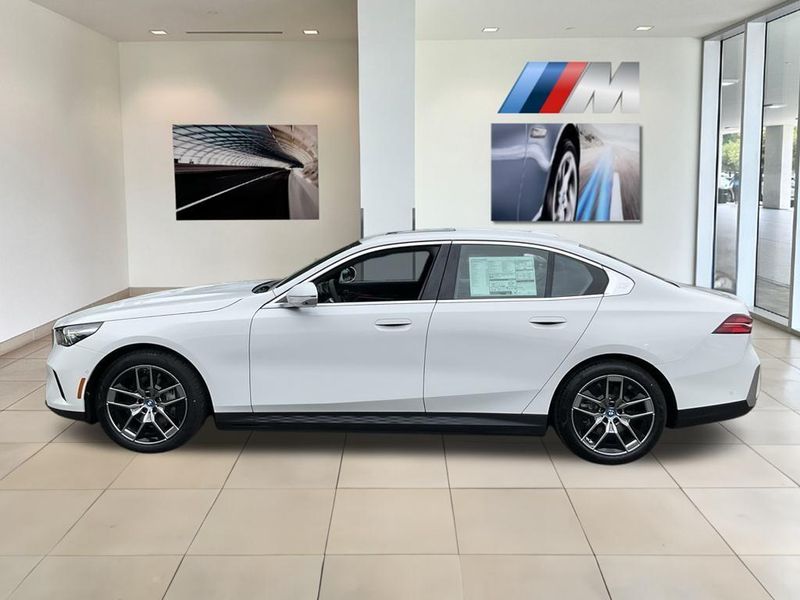 2025 BMW i5 eDrive40Image 5