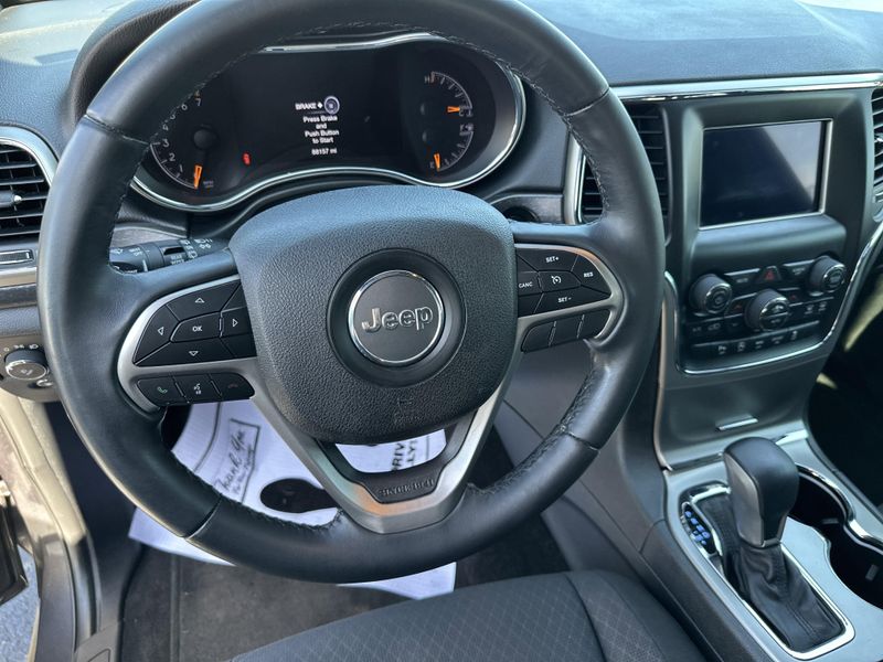 Used 2018 Jeep Grand Cherokee Laredo EImage 20