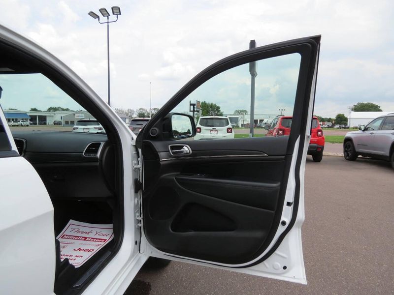 Used 2019 Jeep Grand Cherokee Limited X 4x4 4dr SUVImage 30