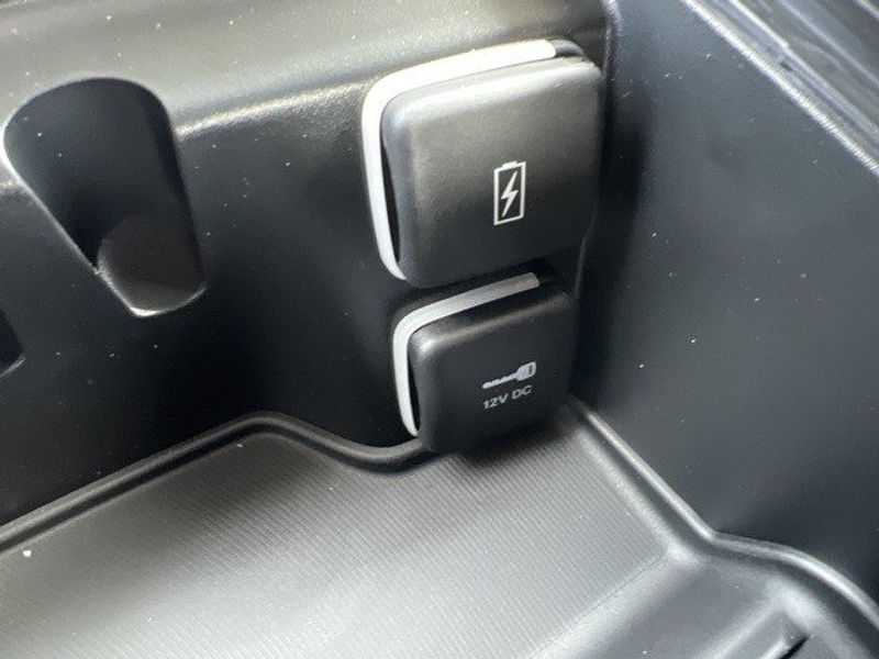 2023 Chrysler Pacifica Plug-in Hybrid LimitedImage 65