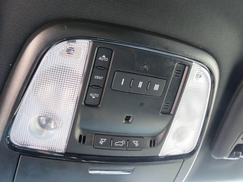 Used 2024 Dodge Durango GT Plus AWD 4dr SUVImage 17