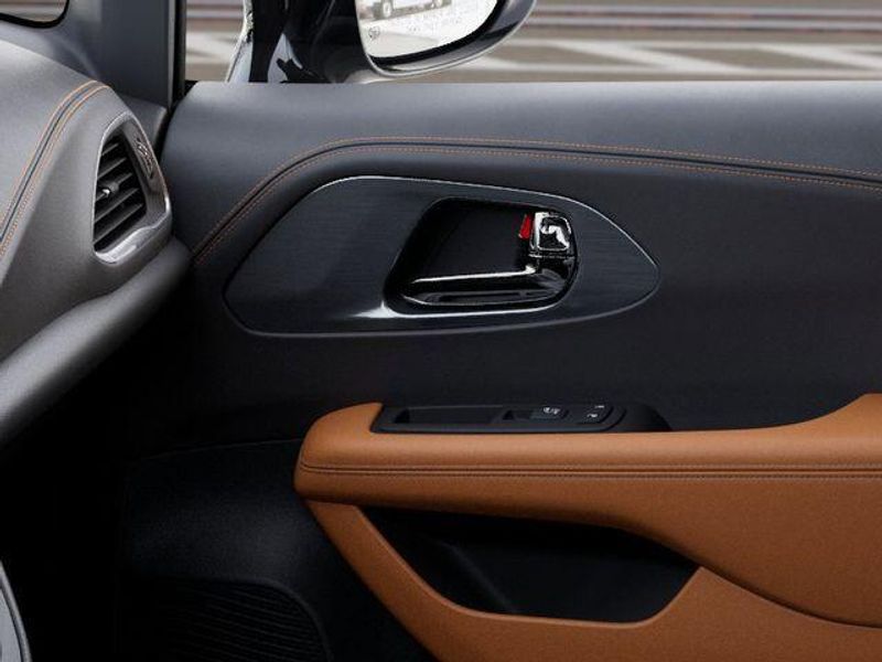 New 2026 Chrysler Pacifica Pinnacle AwdImage 25