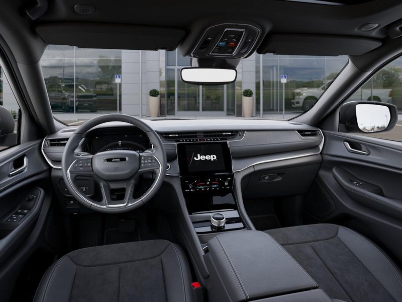 New 2025 Jeep Grand Cherokee L Altitude X 4x4