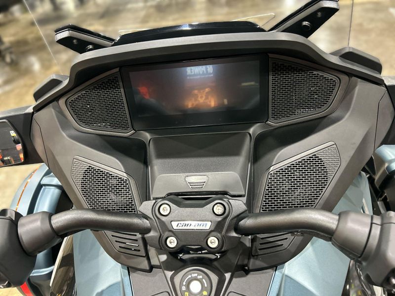 New 2026 Can-Am SPYDER RT (SE6) Image 25
