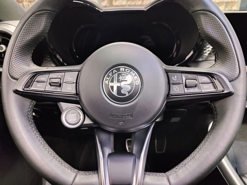 Used 2025 Alfa Romeo Tonale 2.0T AWD w/SunroofImage 20