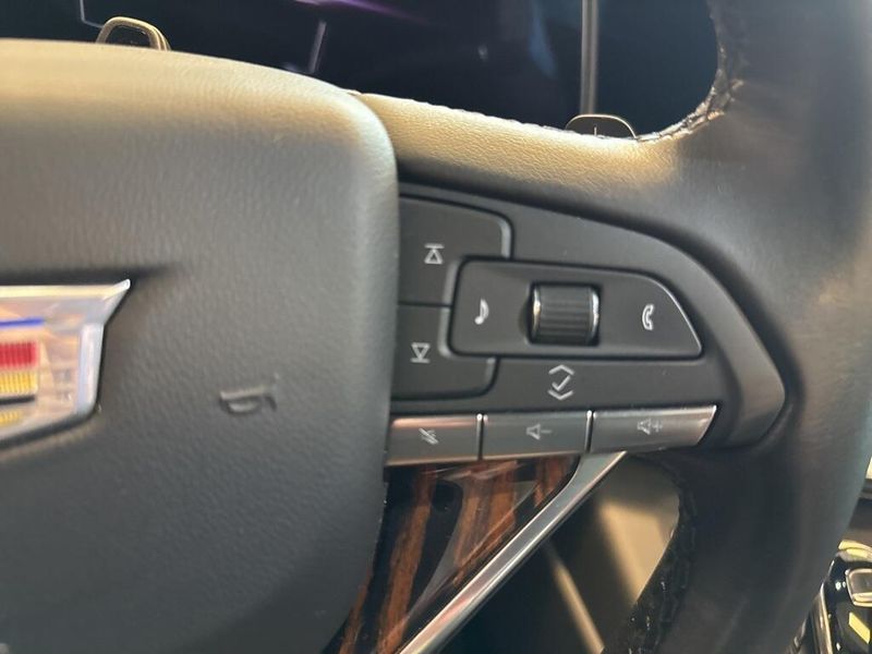 2022 Cadillac Escalade Premium Luxury