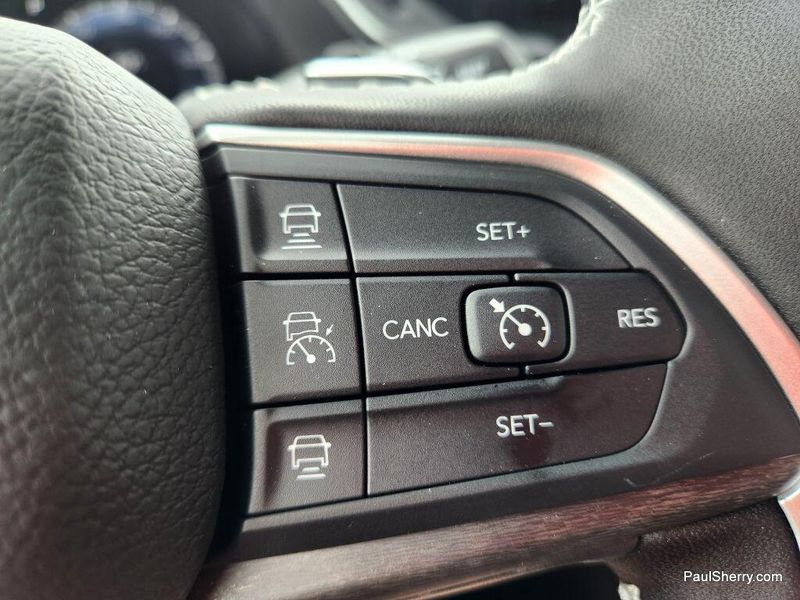 2025 Jeep Grand Cherokee L Limited 4x4Image 36