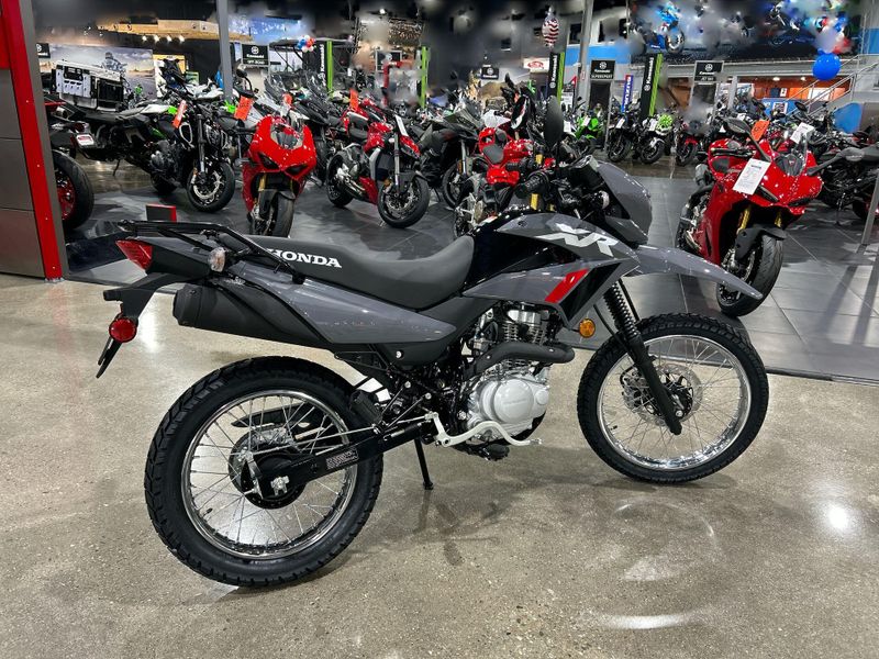 2025 Honda XR150L Image 11