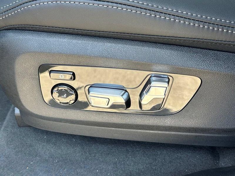 New 2027 BMW X7 xDrive40iImage 18