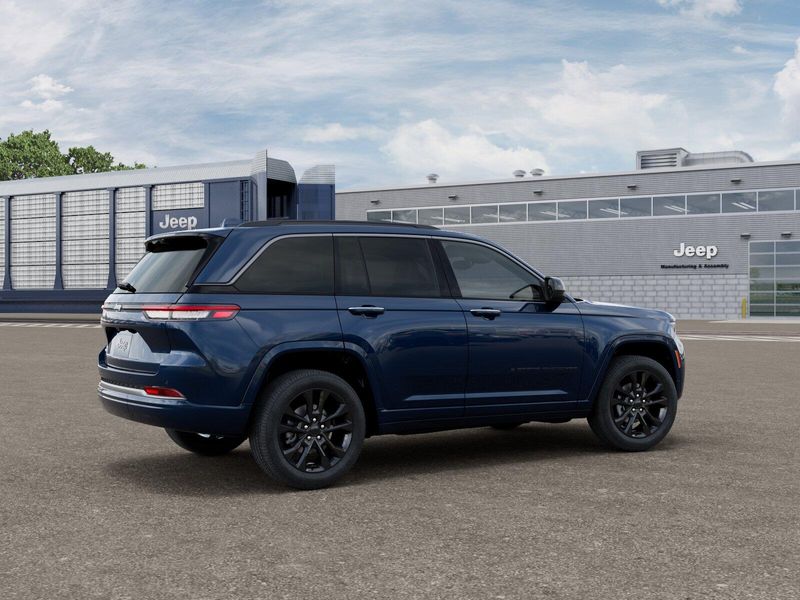 New 2026 Jeep Grand Cherokee Limited Reserve 4x4Image 2