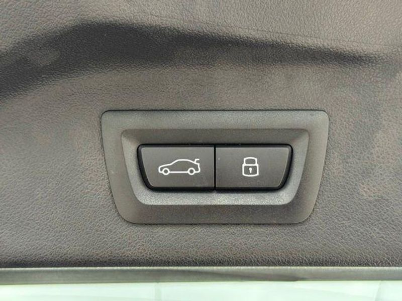 Used 2026 BMW X7 xDrive40iImage 17