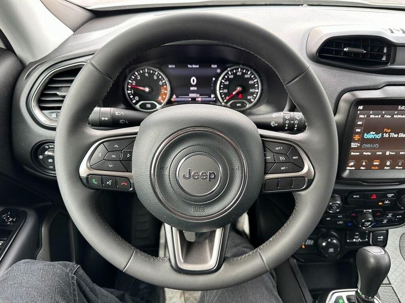 2022 Jeep Renegade LatitudeImage 2