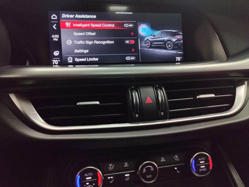 2024 Alfa Romeo Stelvio Veloce Premium AWD w/Activ AsstImage 12